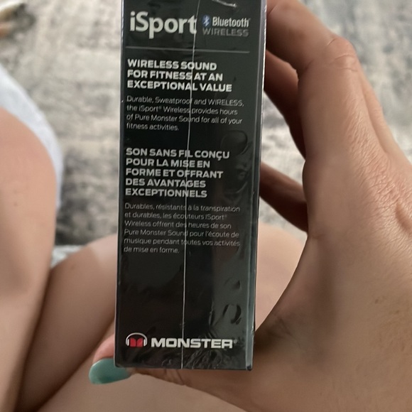 Monster iSport Bluetooth Wireless Headphones - Picture 4 of 4